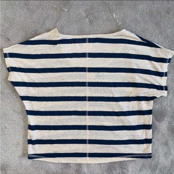 SO white and navy blue striped crop boxy tee - Picture 4 of 4